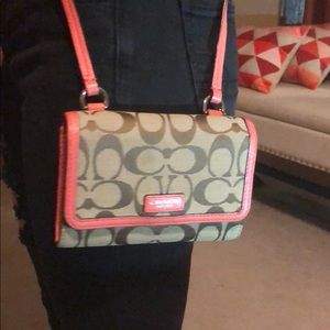 Coach wallet size ice the shoulder purse